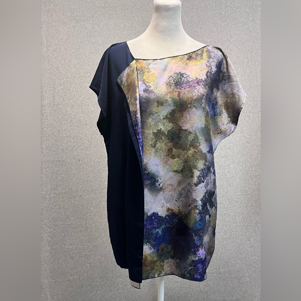 Sachin + Babi Navy Cap Sleeve
Silk Watercolor Top L